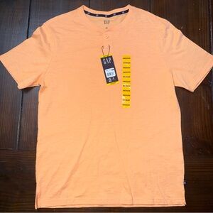 Gap Men's Short Sleeve Slub Henley Size Medium Apricot Wash NWT
